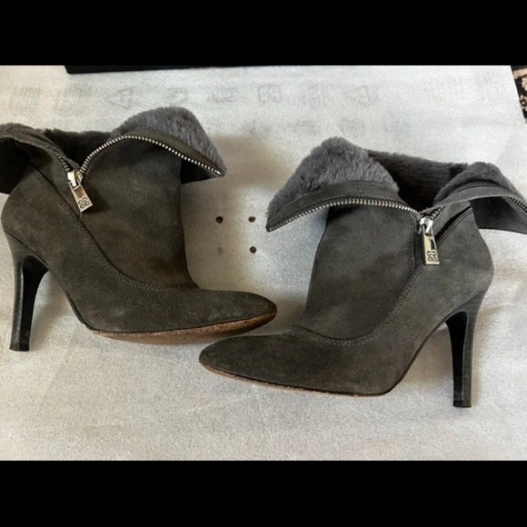 Coach Graphite Adelina Suede Shearling Lined Booties, Size 6, Pre-Owned - Picture 5 of 10